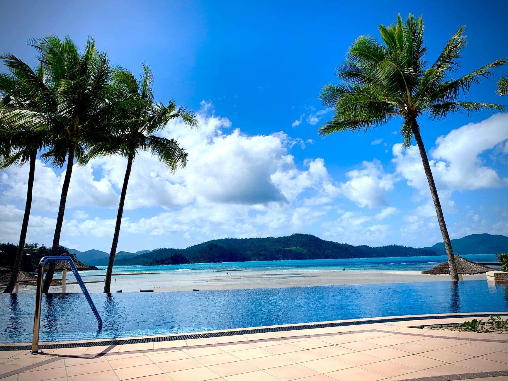 Resort infinity pool